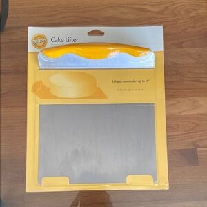 New Wilton Cake Lifter
